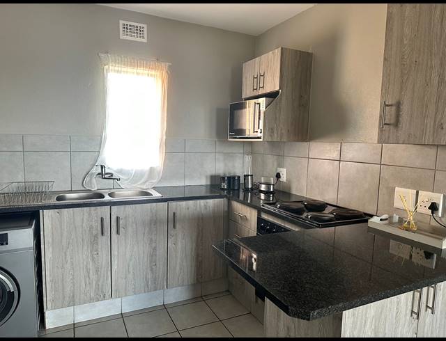 2 BEDROOM APARTMENT FOR SALE IN HEUWELOORD